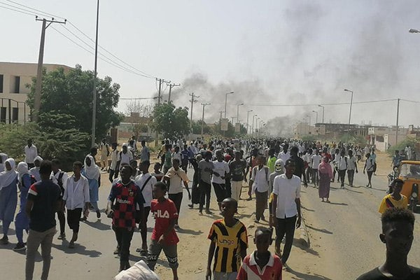 Протесты и забастовки в Судане против военного переворота и полицейских репрессий